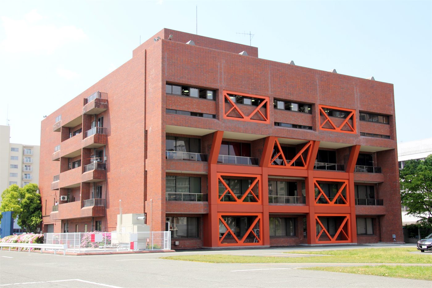 住棟に設置した鉄骨ブレース